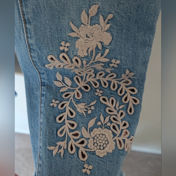 Johnny Was Jeans Womens 25 Bohemian Cropped Baby Boot Embroidered Floral Eyelet - Picture 3 of 12